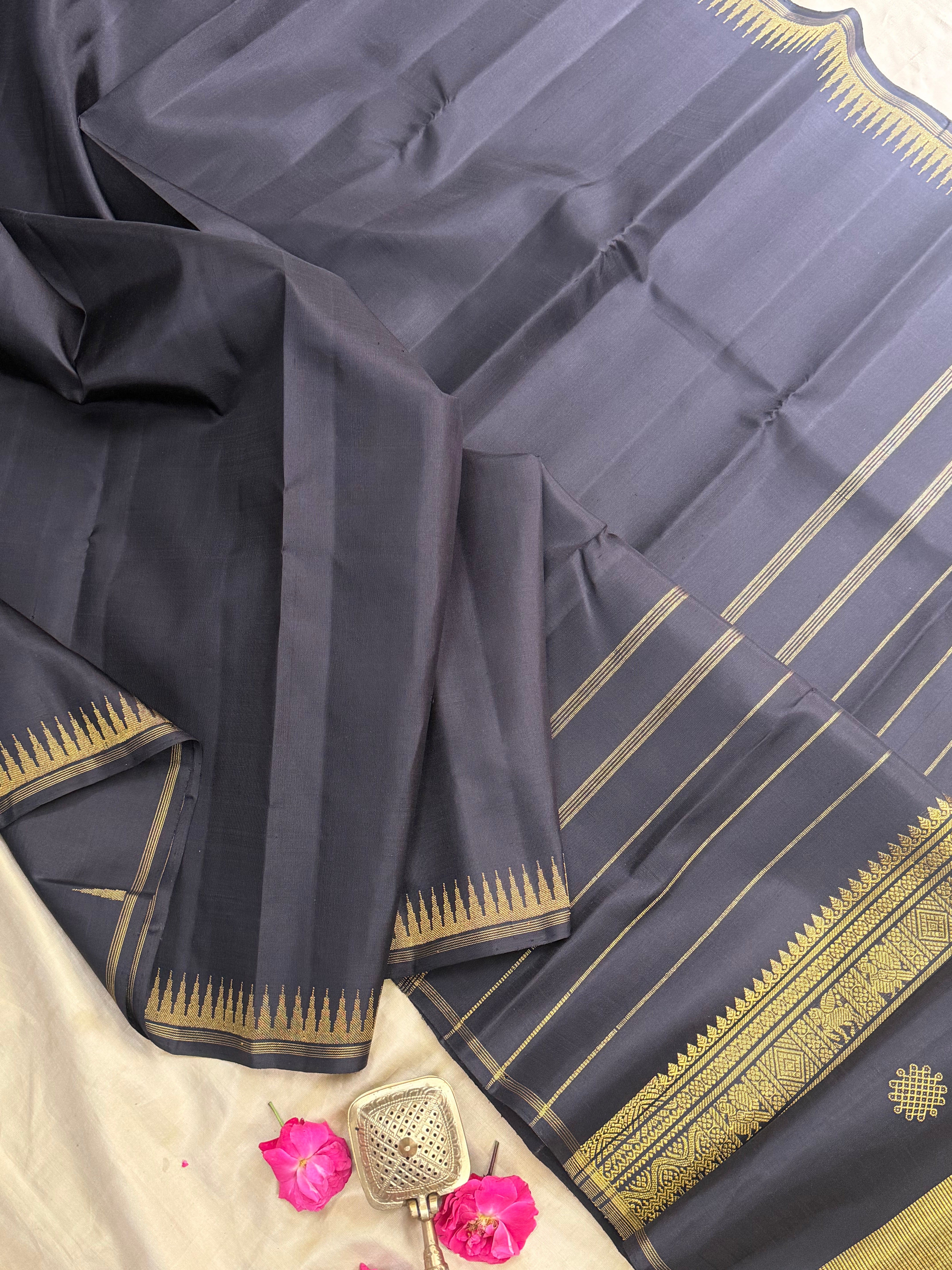 Black 8 Kol small border pure Zari Kanjipuram silk CLSA9204