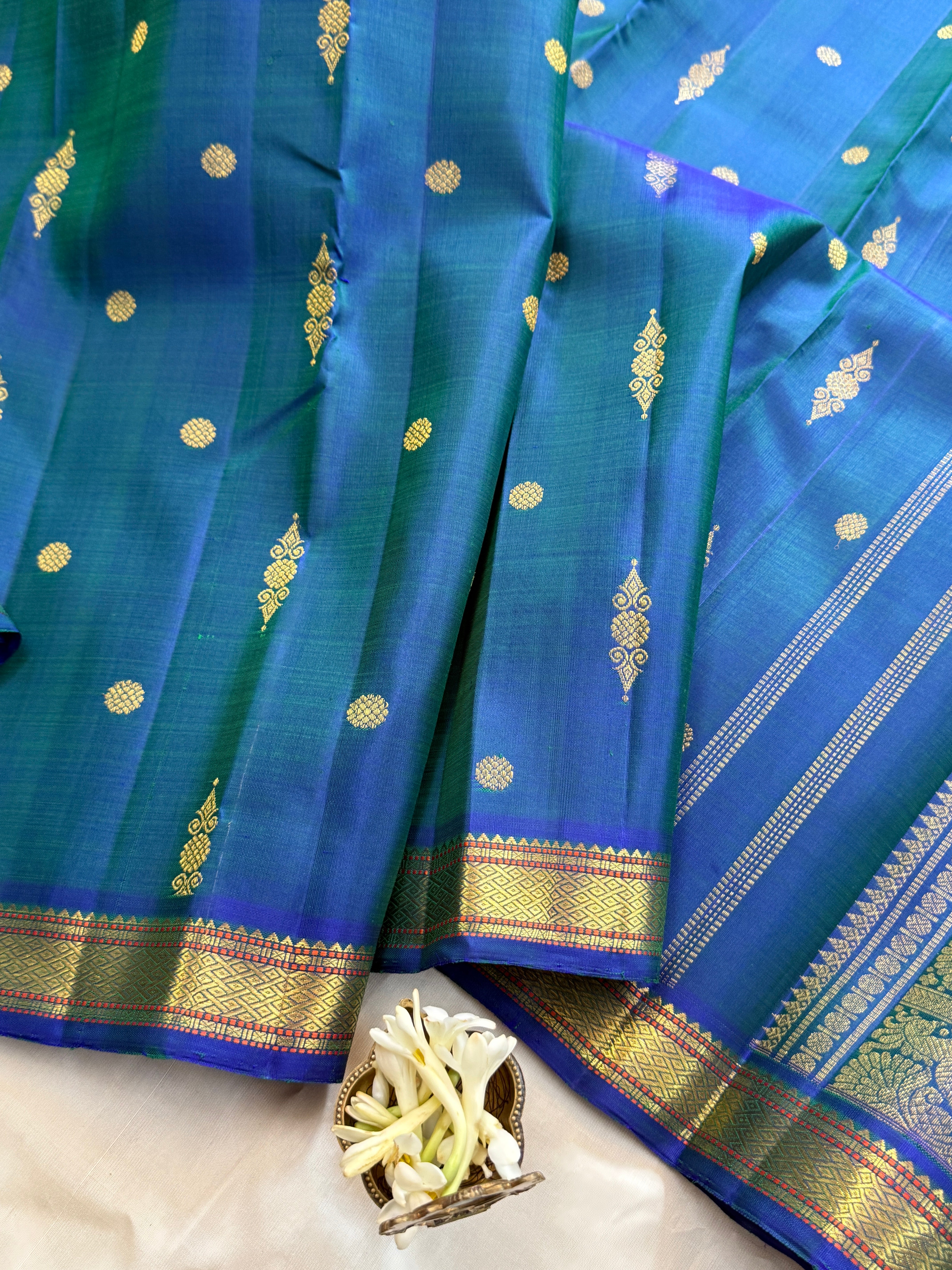 Mayilkazhuthu small vintage border / Kanjipuram silk CLSA11590