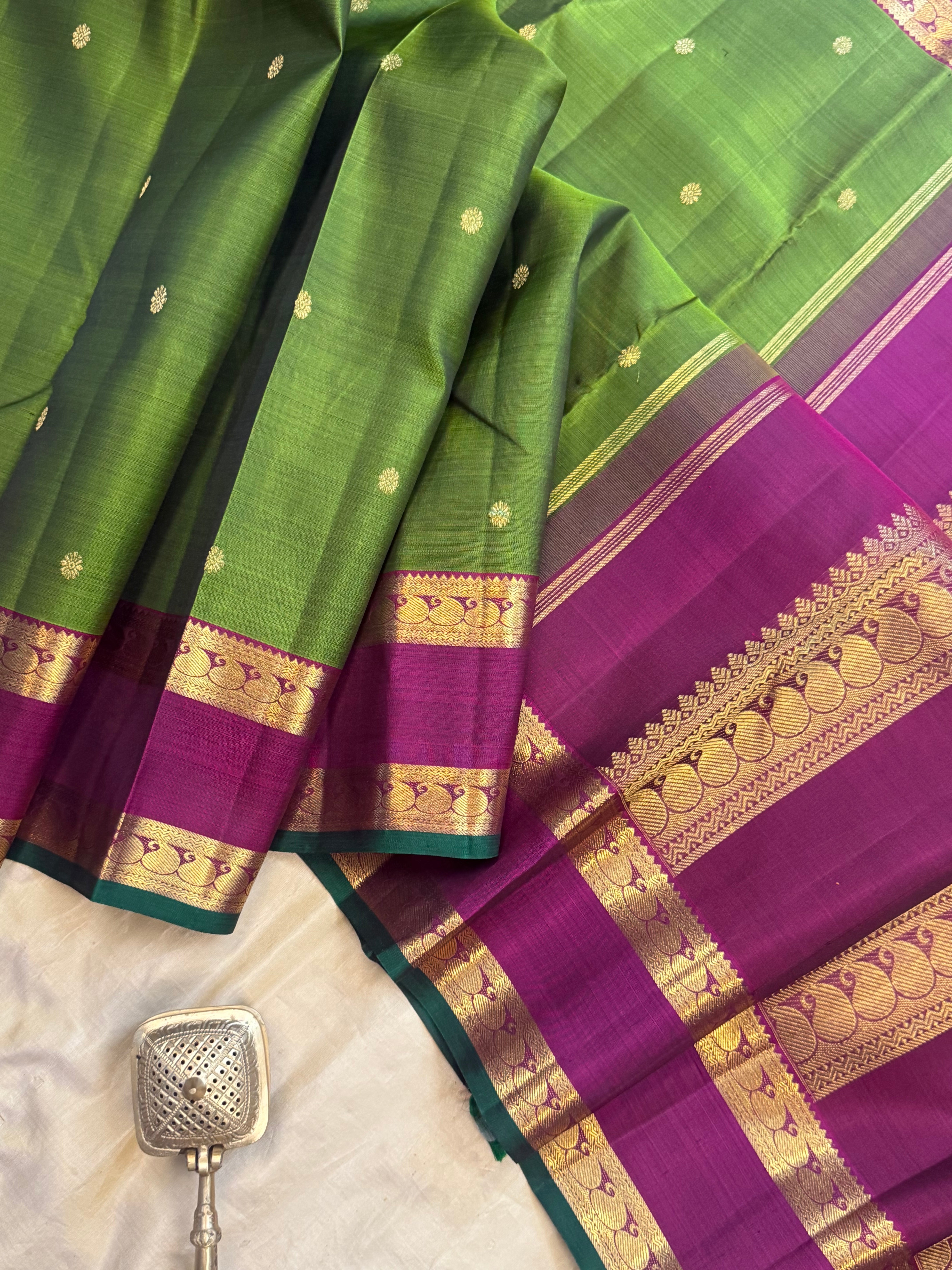Moha : chutney green retta pet  pure Zari Kanjipuram silk