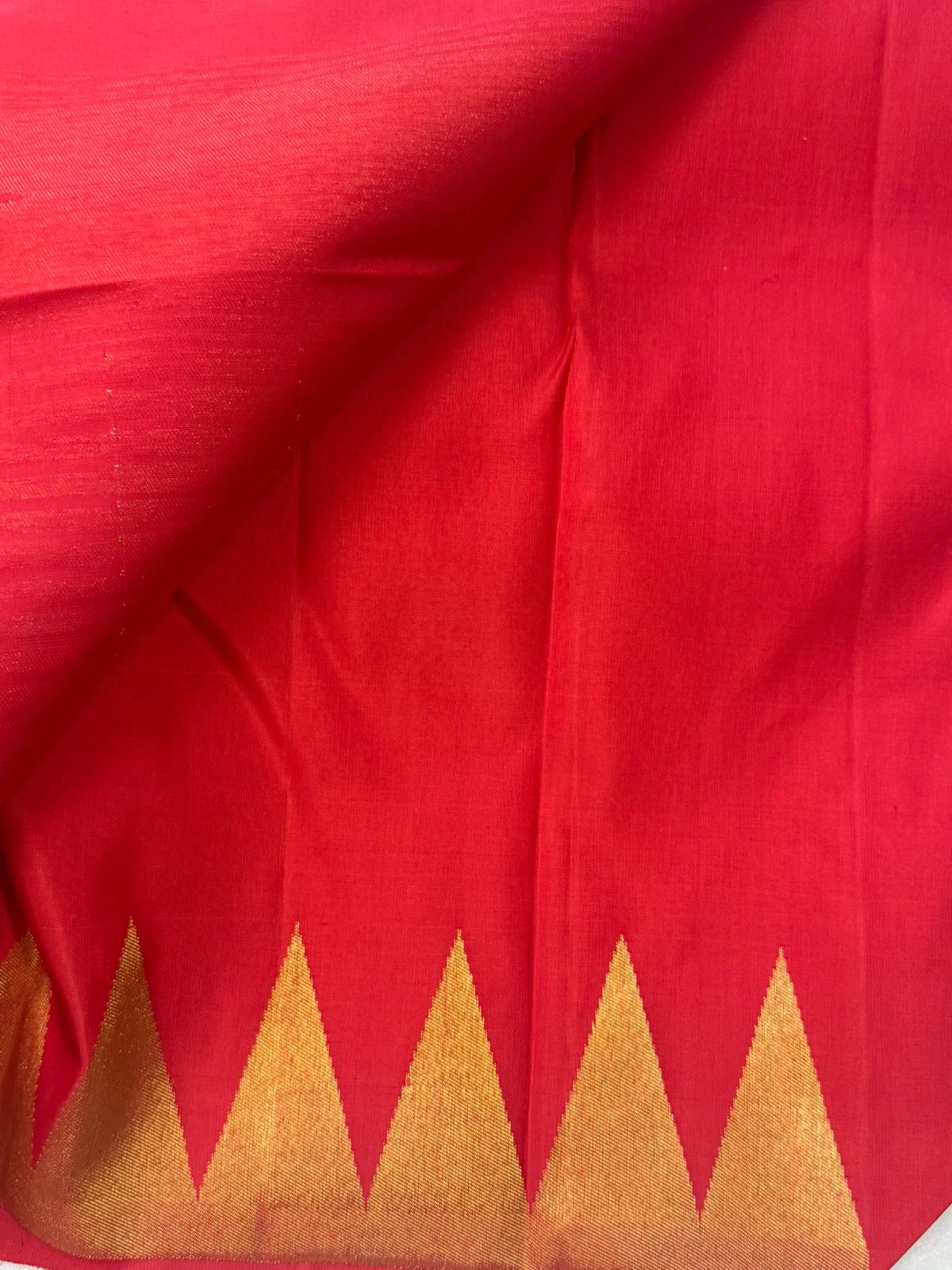 Red raising border / kanjipuram silk