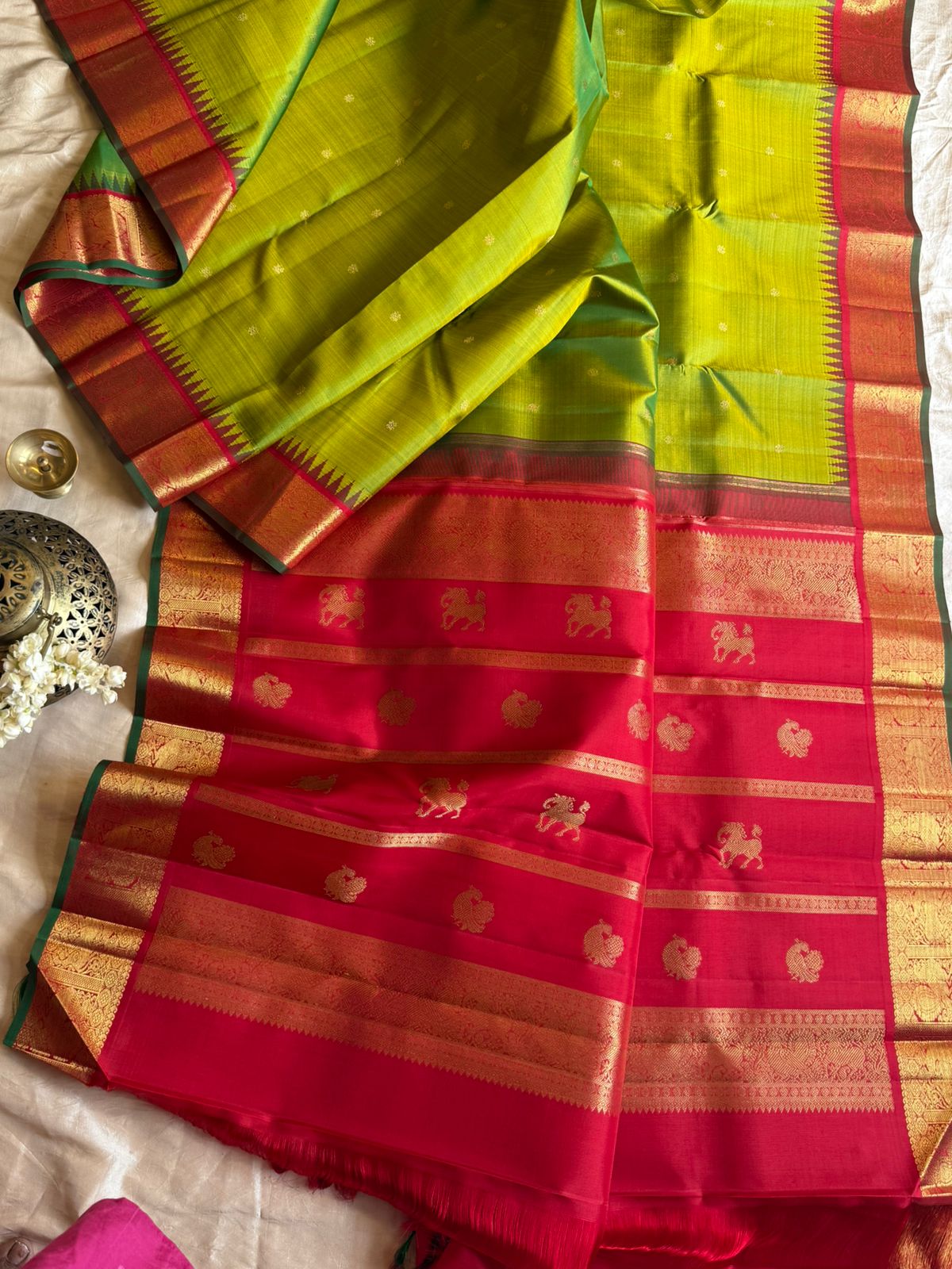 Green and pinkish red kai korvai / kanjipuram silk
