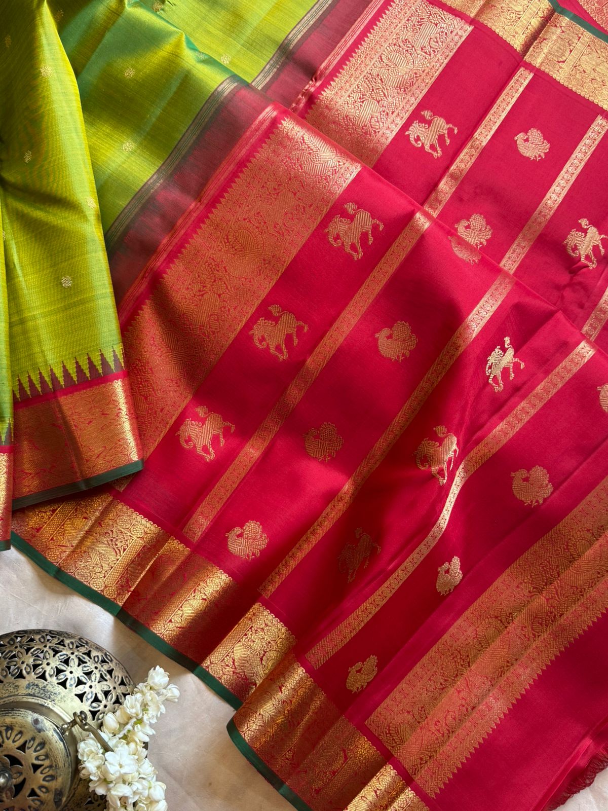 Green and pinkish red kai korvai / kanjipuram silk