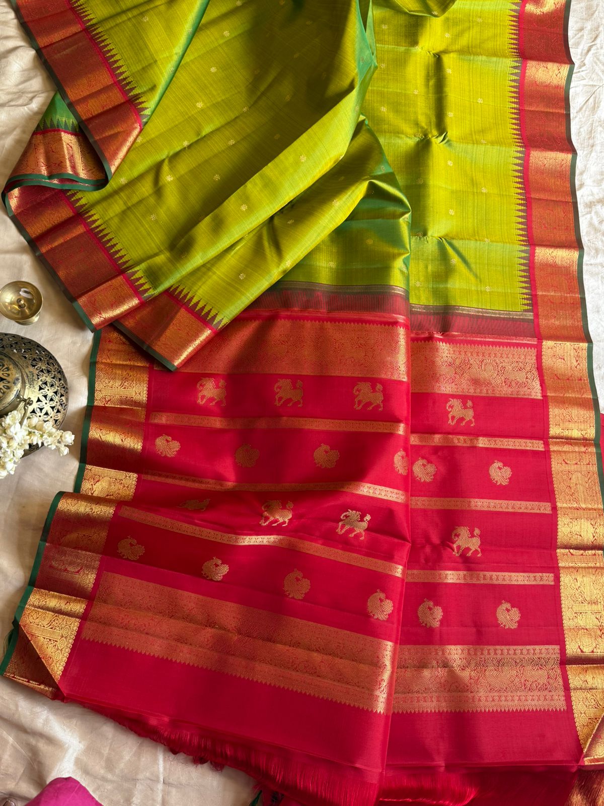 Green and pinkish red kai korvai / kanjipuram silk
