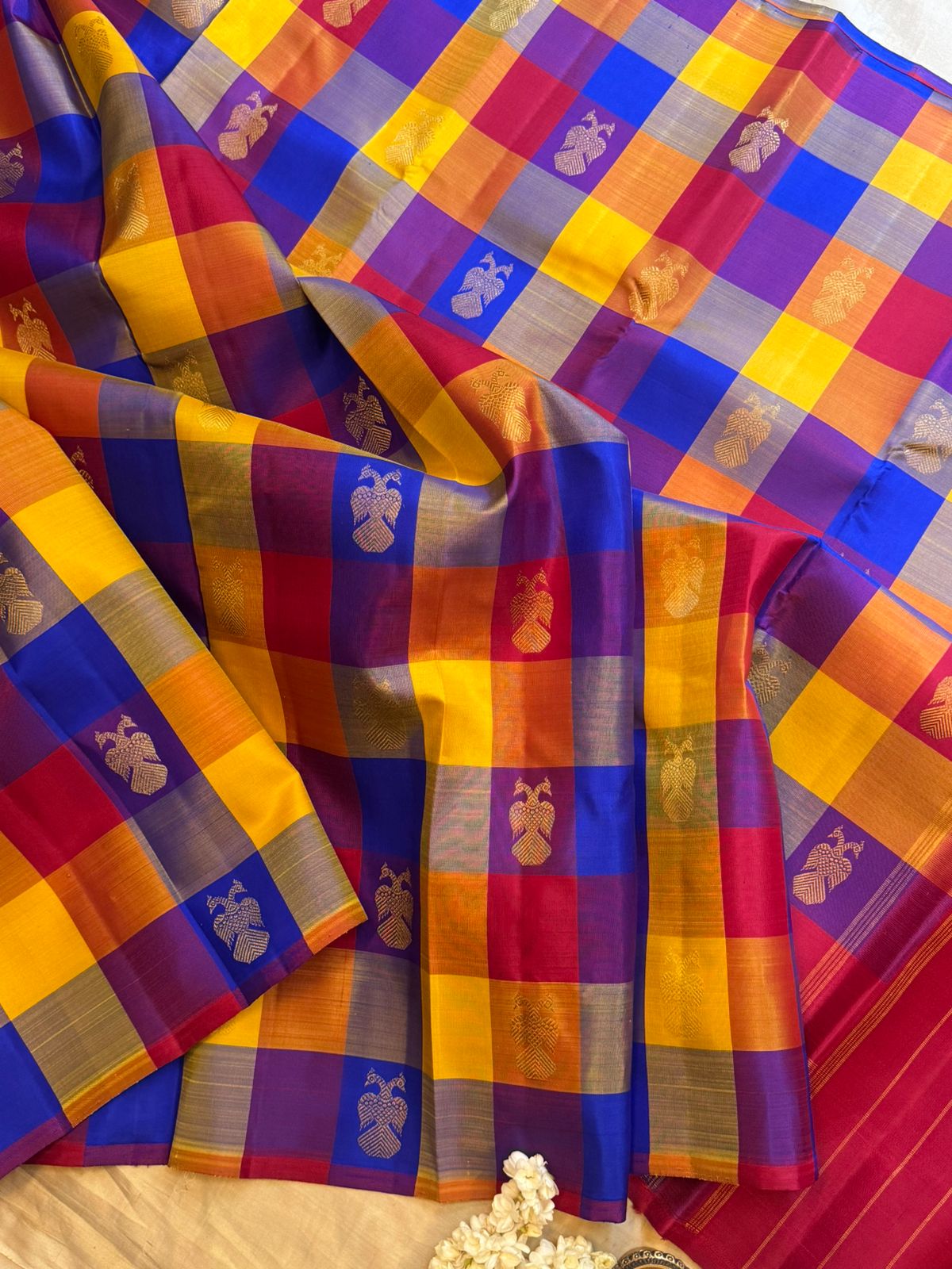 Paalum pazhamum Iruthalaipakshi butta/ Kanjipuram silk