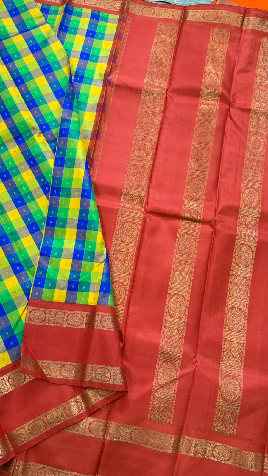 Paalum pazhamum checks rettapet border/ Kanjipuram silk