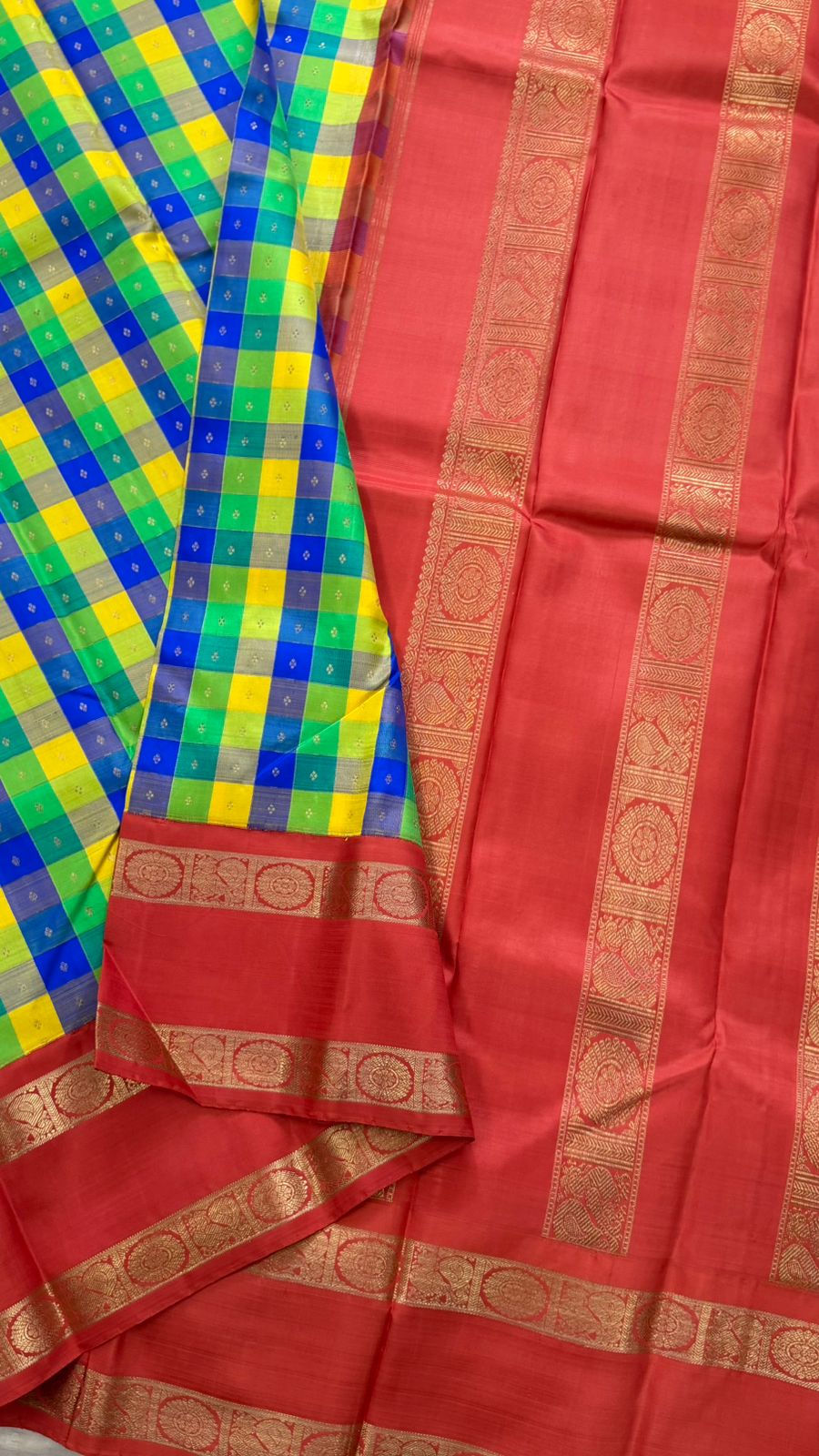 Paalum pazhamum checks rettapet border/ Kanjipuram silk