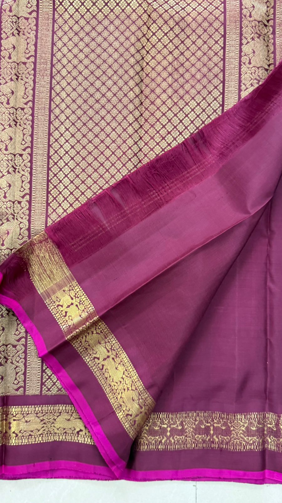 Deep burgundy kaal erangina border/ Kanjipuram silk