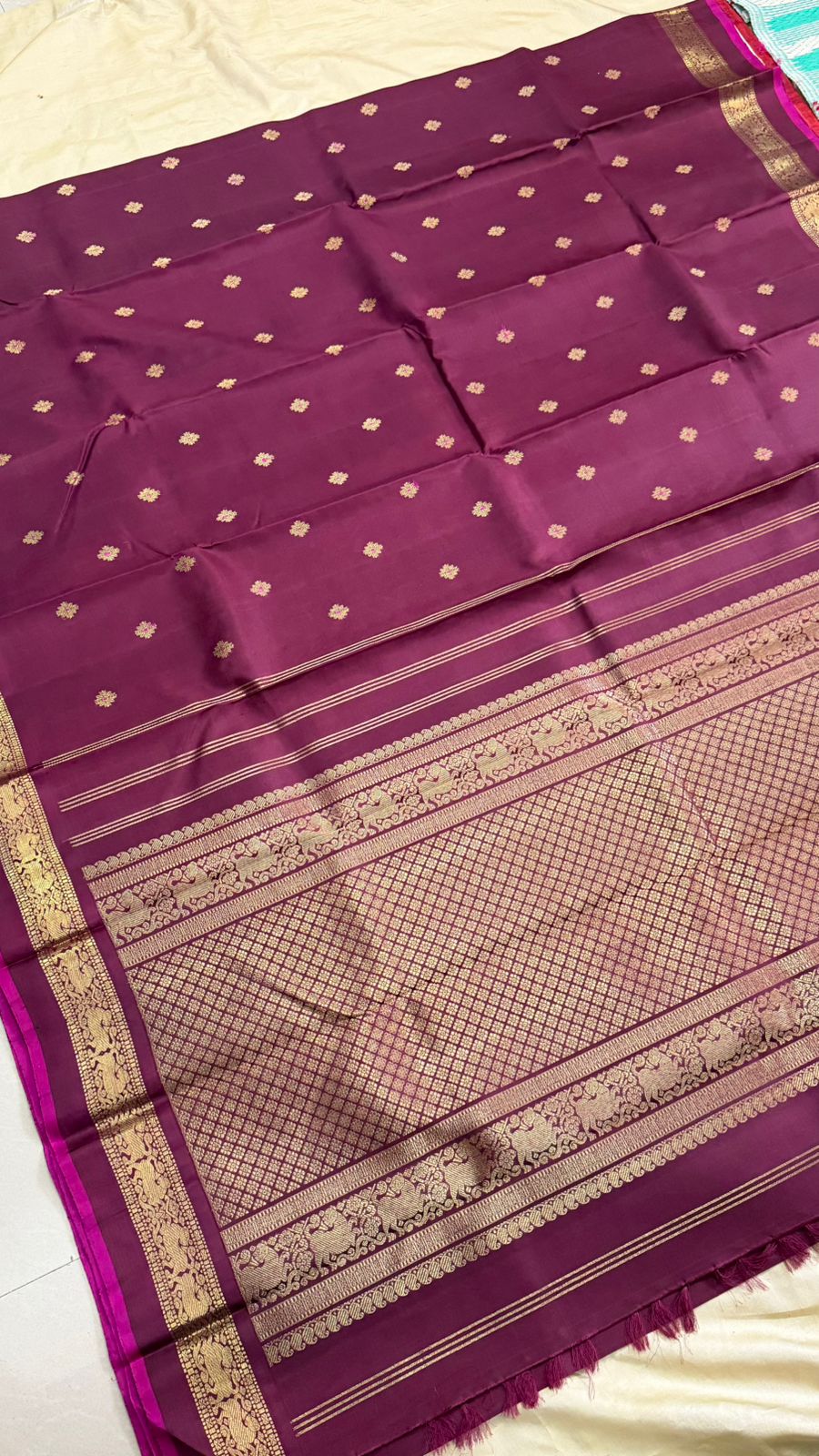Deep burgundy kaal erangina border/ Kanjipuram silk