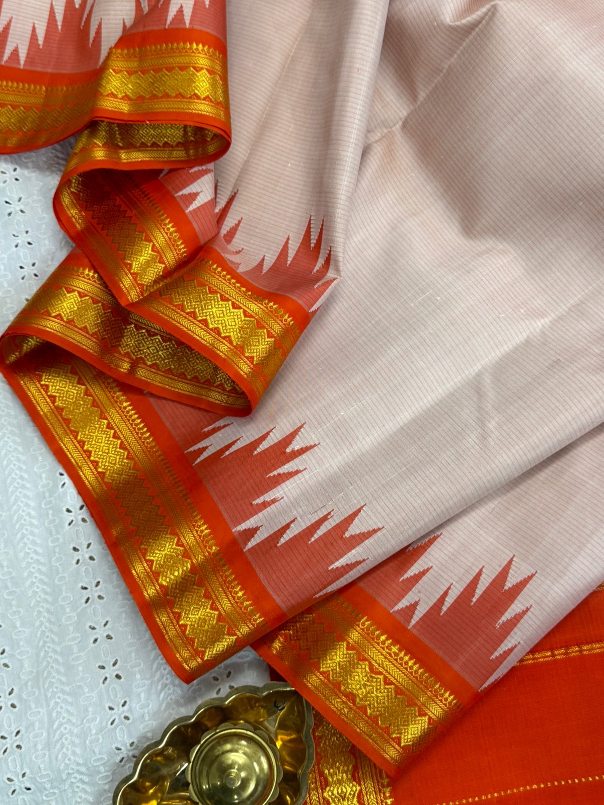Beige and orange temple korvai / Arani silk CLSA9866