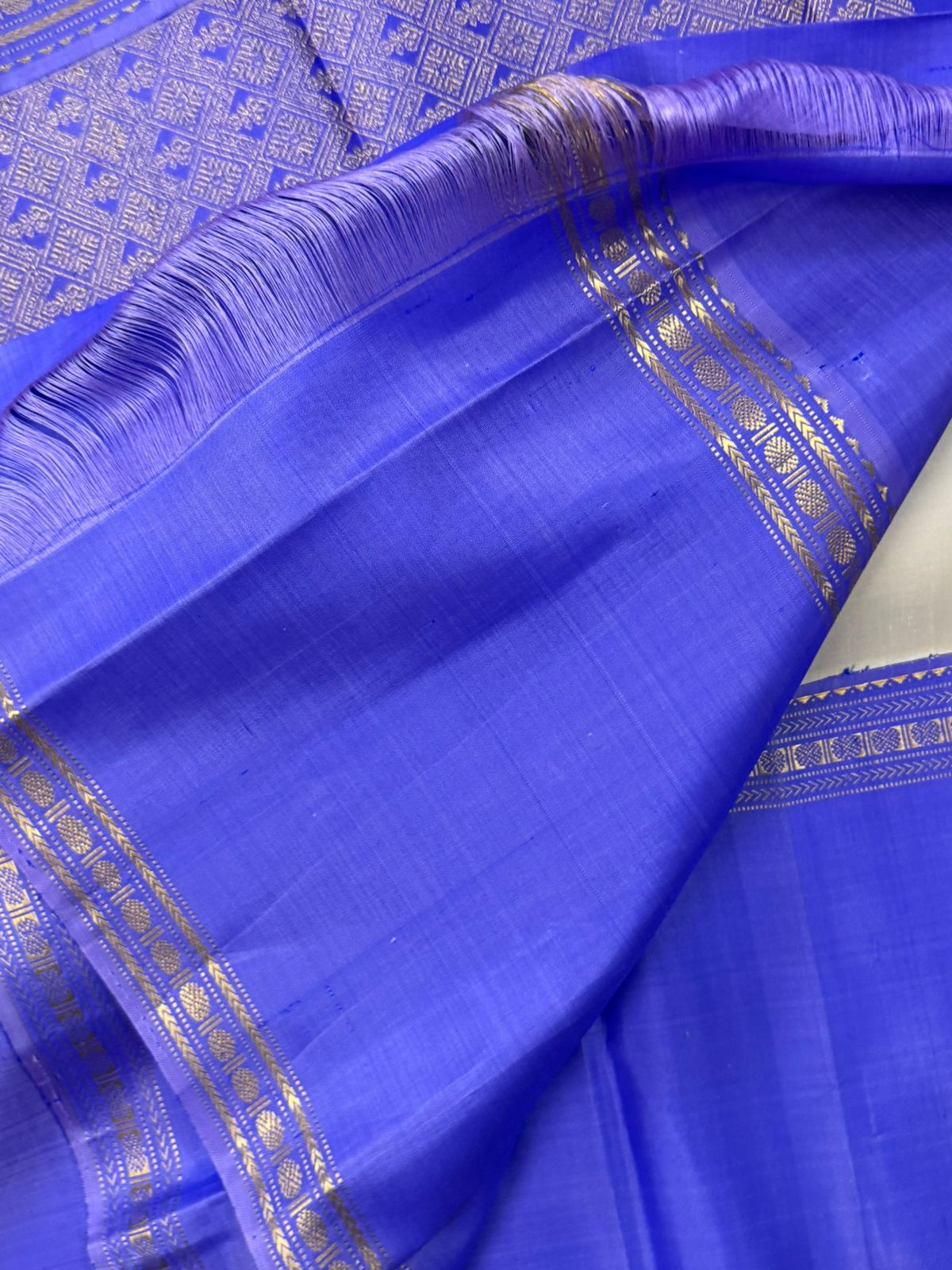 Offwhite and lavender long border / Arani Silk CLSA9868