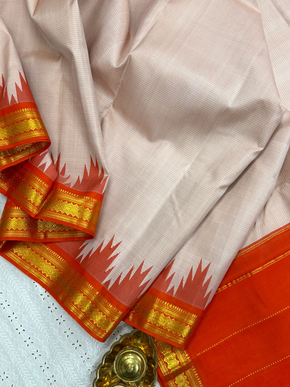 Beige and orange temple korvai / Arani silk CLSA9866
