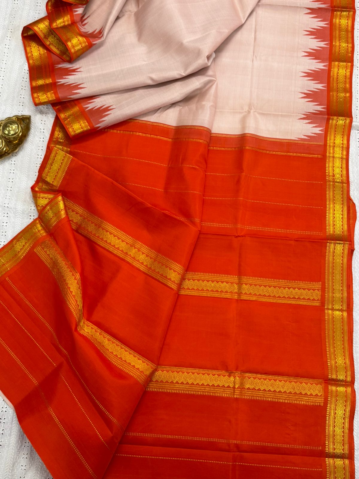 Beige and orange temple korvai / Arani silk CLSA9866