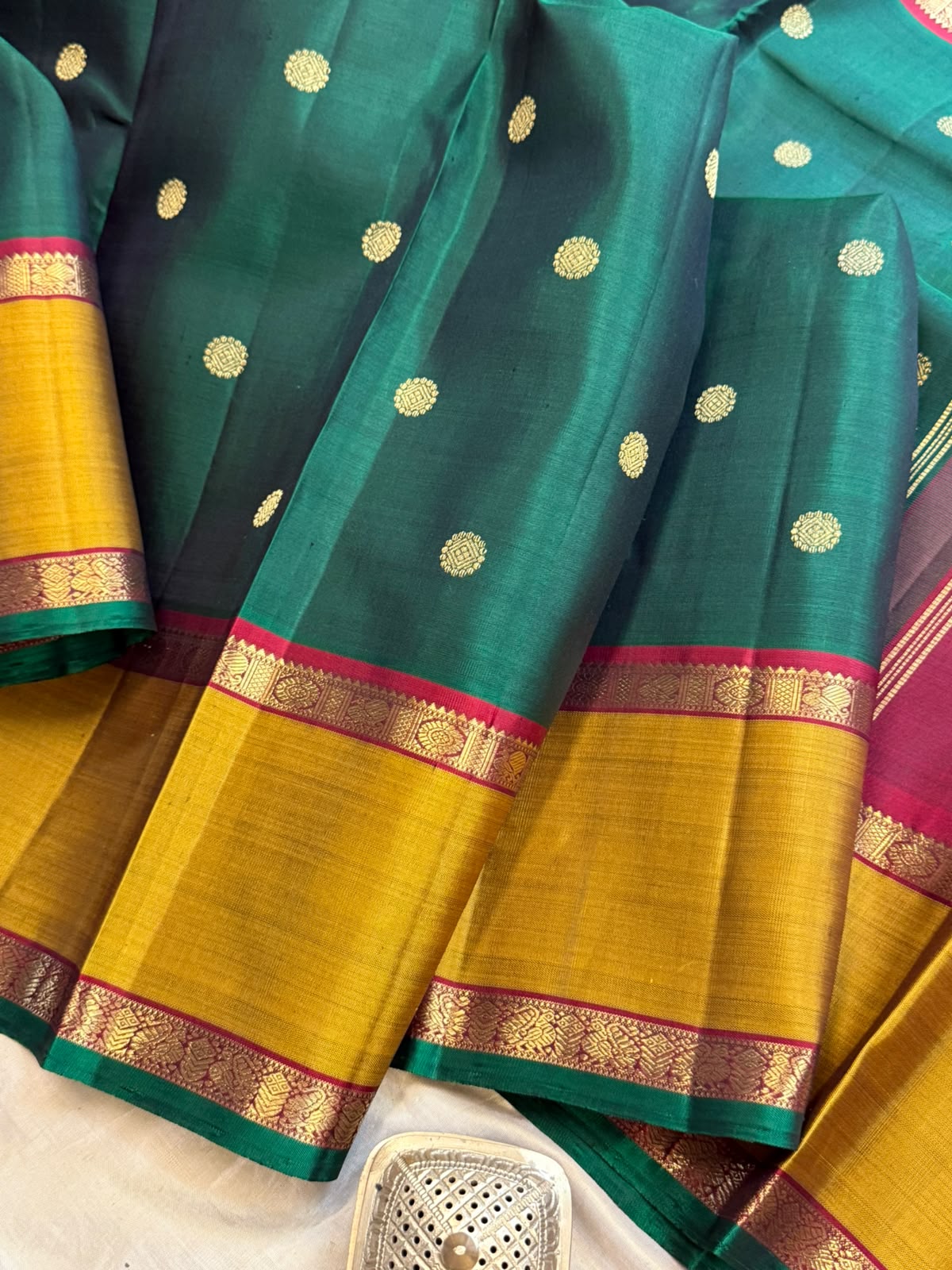 Green and mustard rettapet border- Araku pallu / Kanjipuram silk CL8961