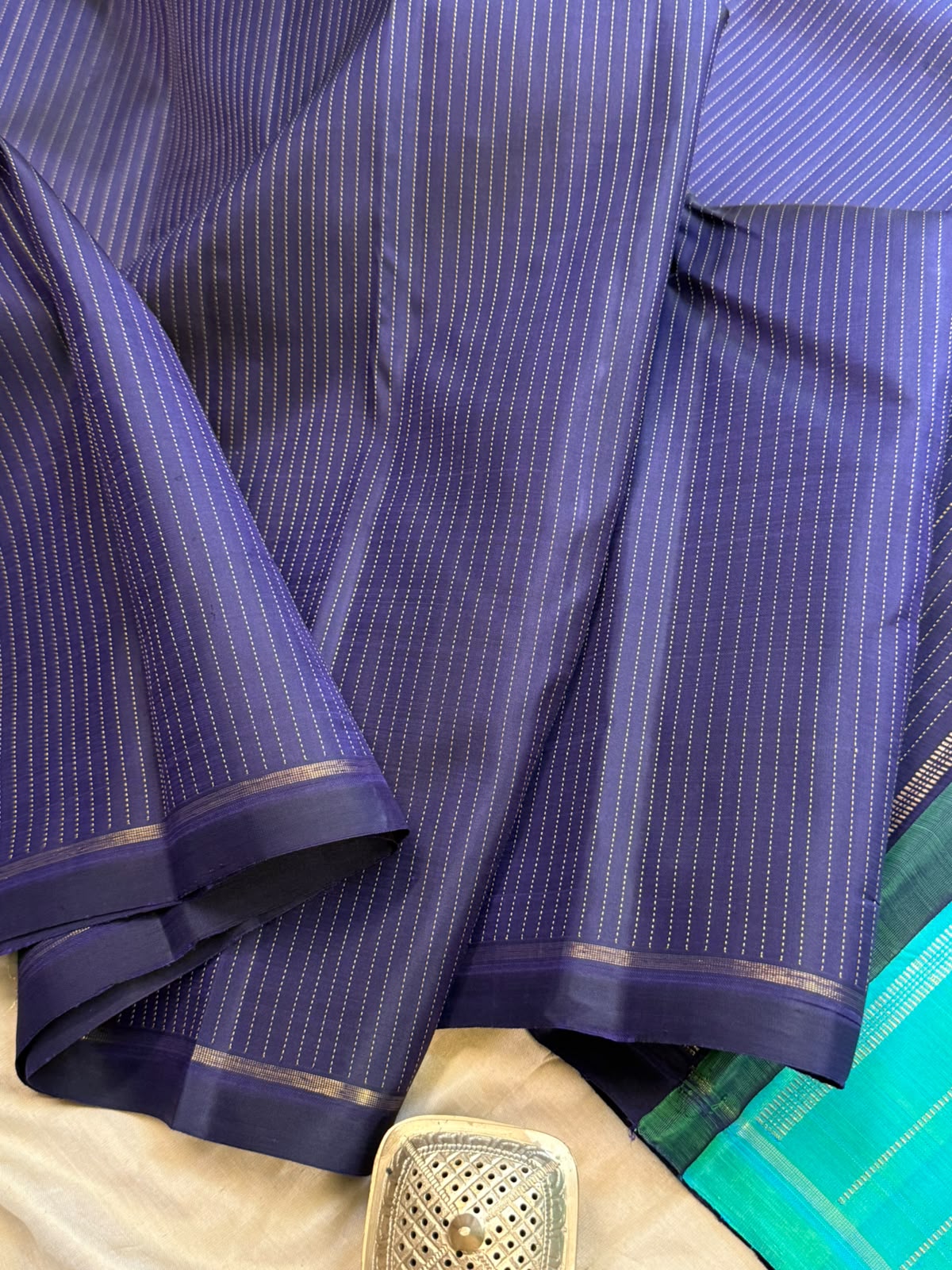 Deep blue thread ossi stripes borderless/ Kanjipuram silk CL9961