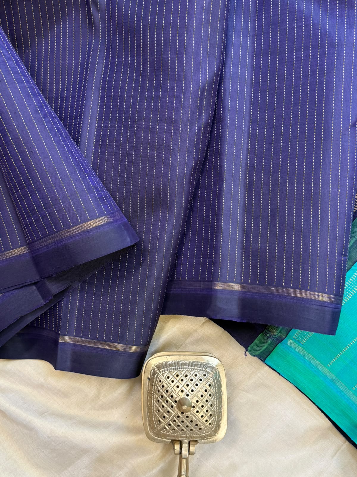 Deep blue thread ossi stripes borderless/ Kanjipuram silk CL9961