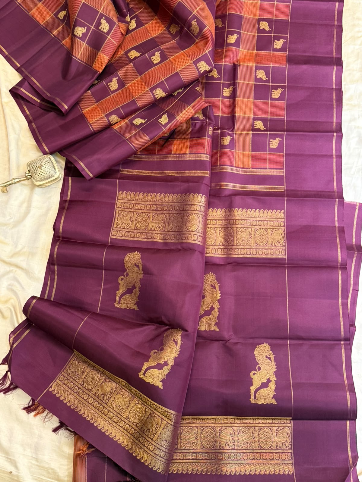 Paaku and rust Chettinad kattam yaanai butta - unique yazhi pallu / Kanjipuram silk CL9904