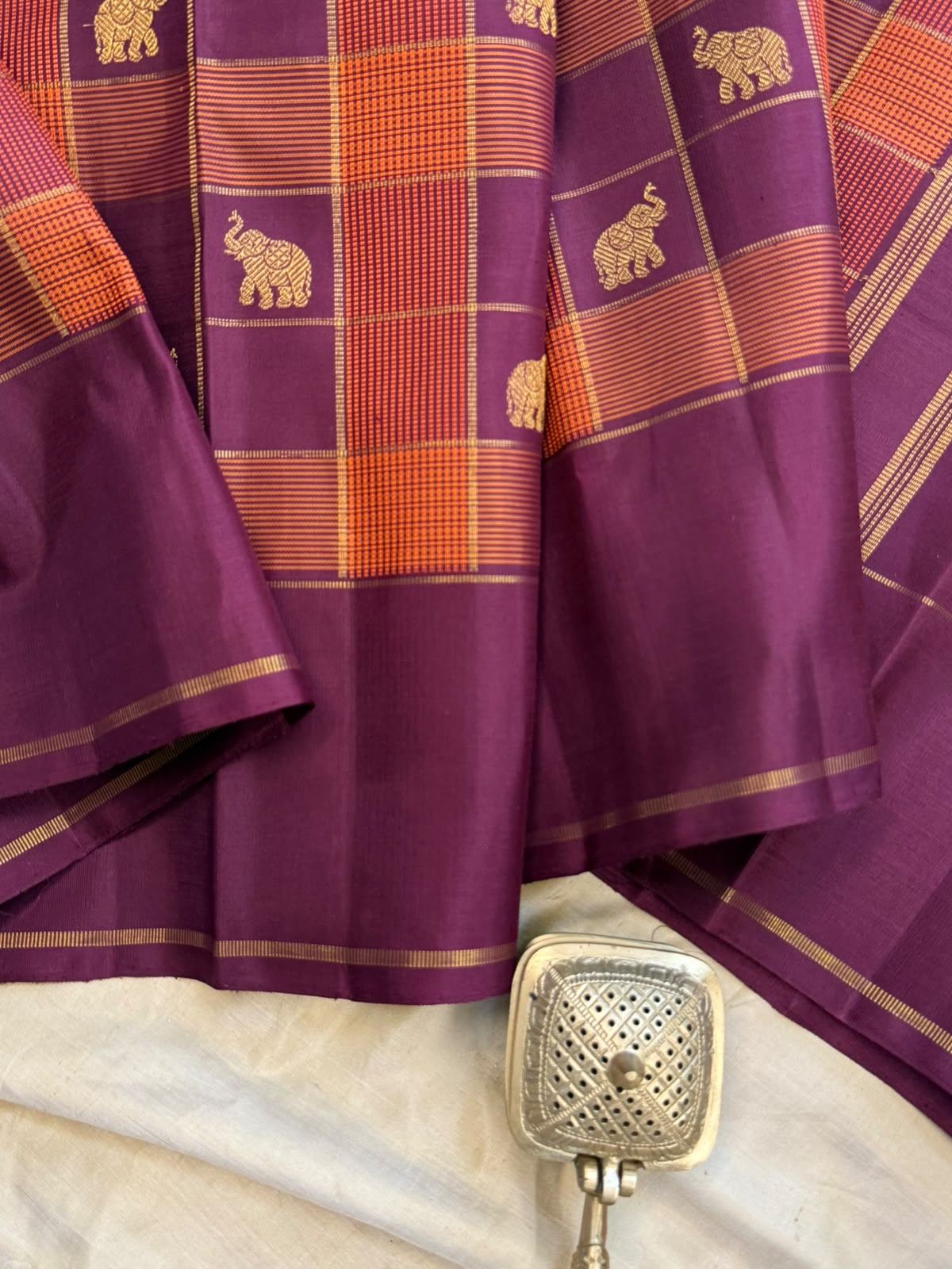 Paaku and rust Chettinad kattam yaanai butta - unique yazhi pallu / Kanjipuram silk CL9904
