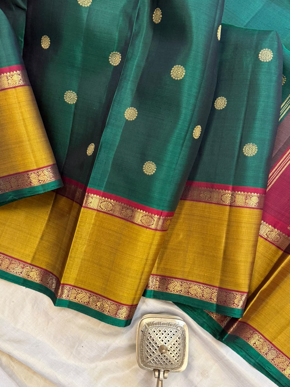 Green and mustard rettapet border- Araku pallu / Kanjipuram silk CL8961