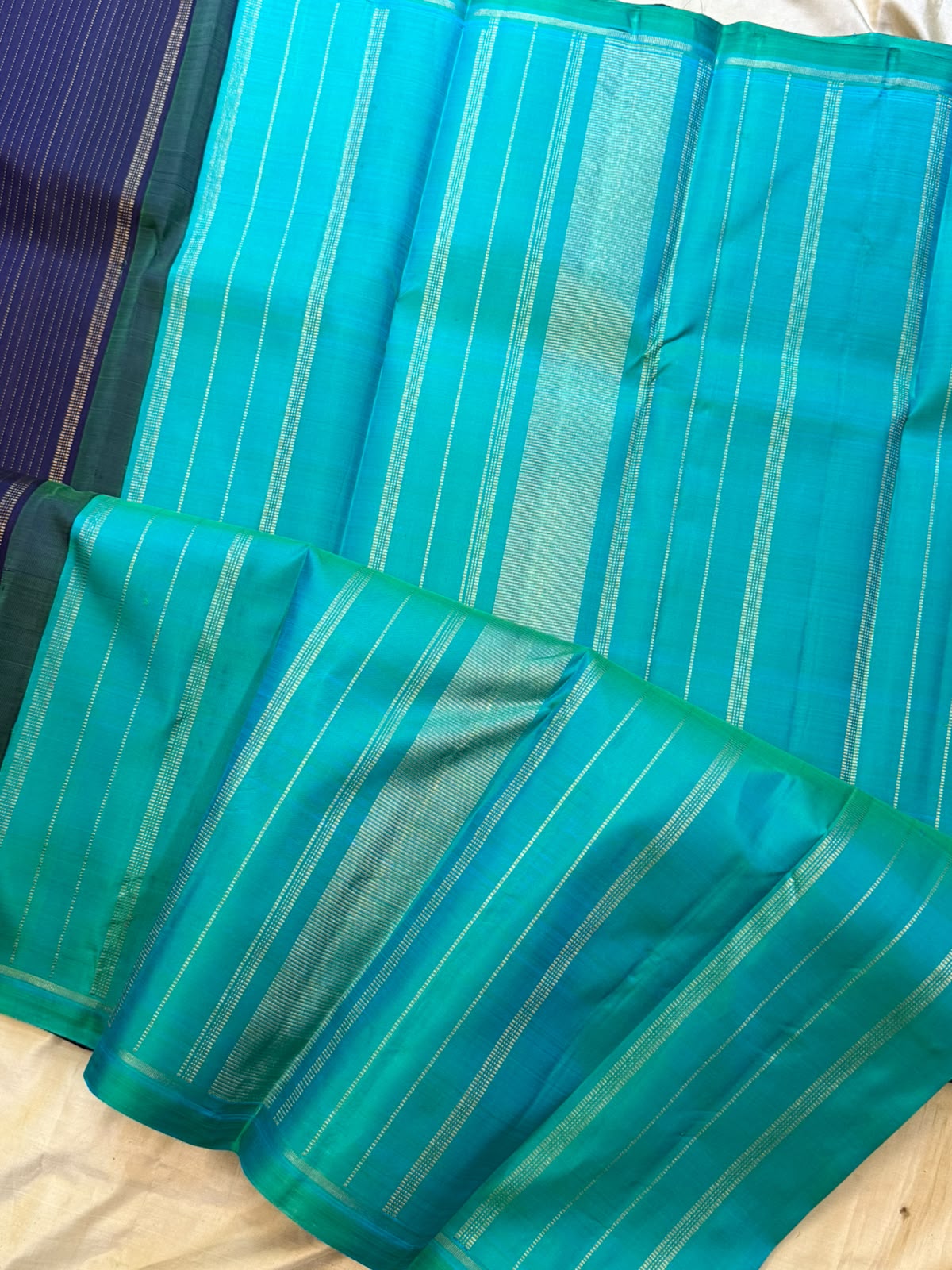 Deep blue thread ossi stripes borderless/ Kanjipuram silk CL9961