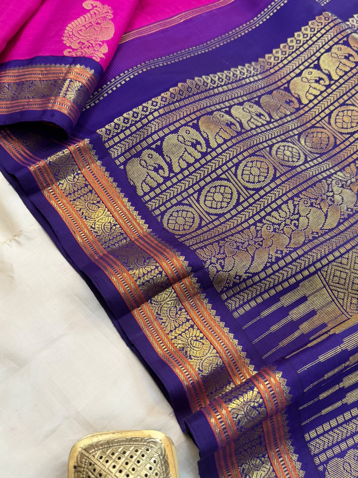 Pure Zari vintage style adai woven Kanjipuram