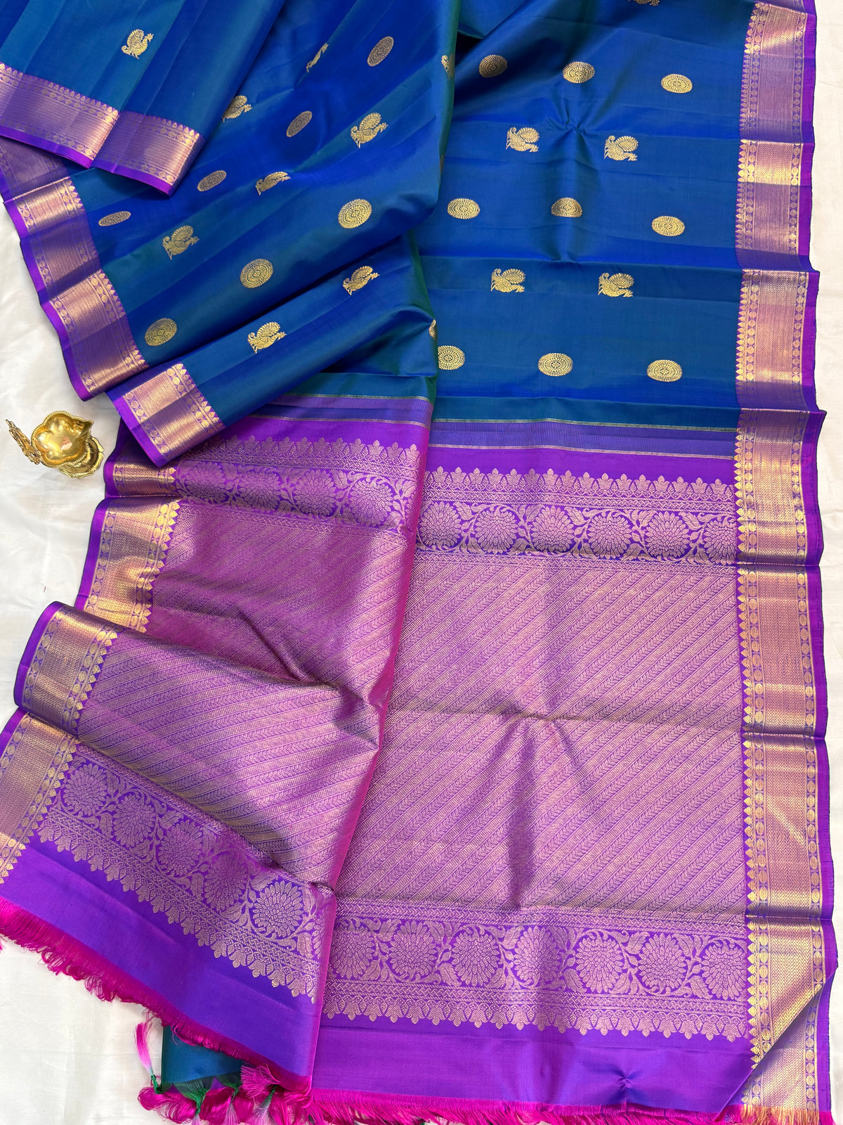 Aarani mayilkazhuthu body Zari butta/kanjipuram silk saree clsa 12657