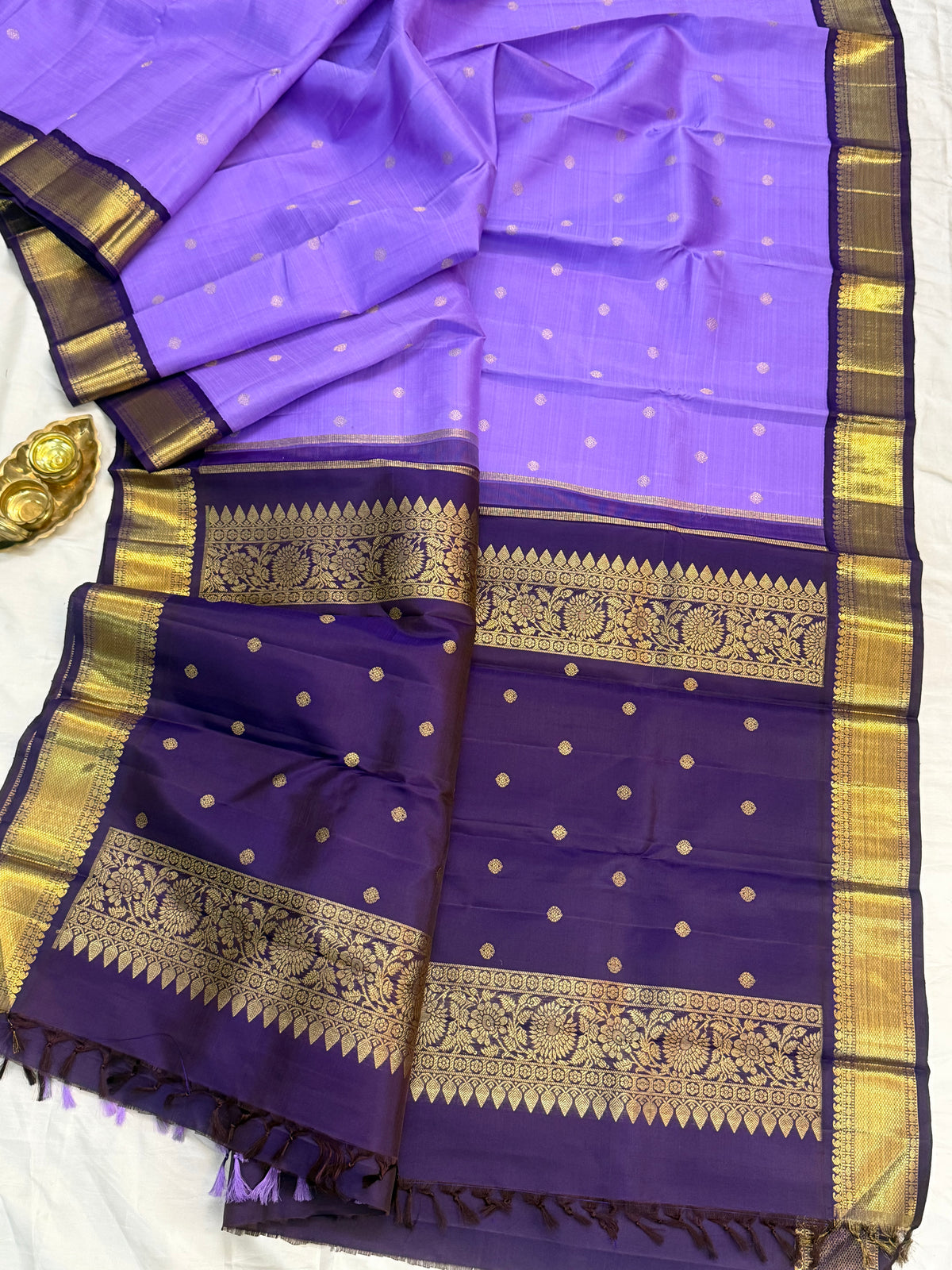 December poo body with deep purple border Kai Korvai CLSA11783