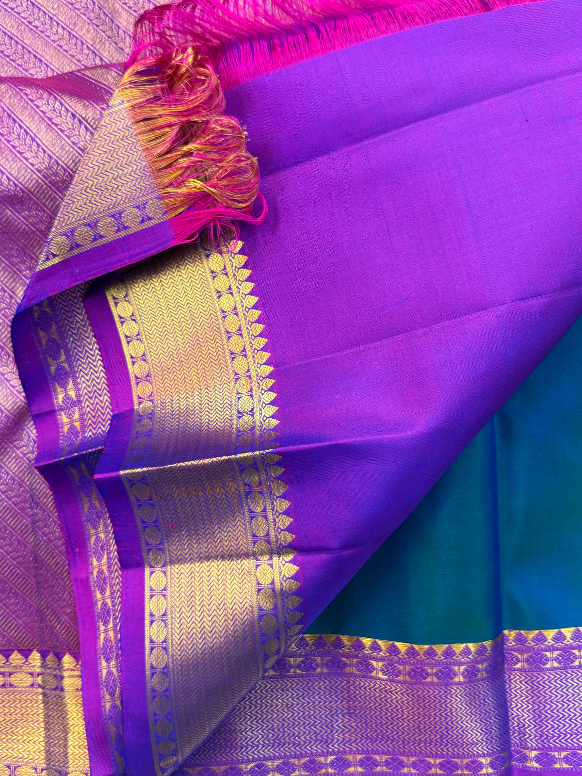 Aarani mayilkazhuthu body Zari butta/kanjipuram silk saree clsa 12657