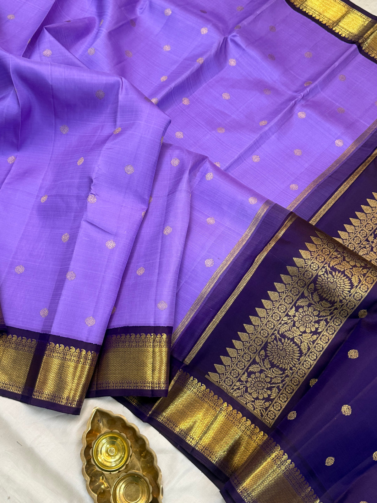 December poo body with deep purple border Kai Korvai CLSA11783