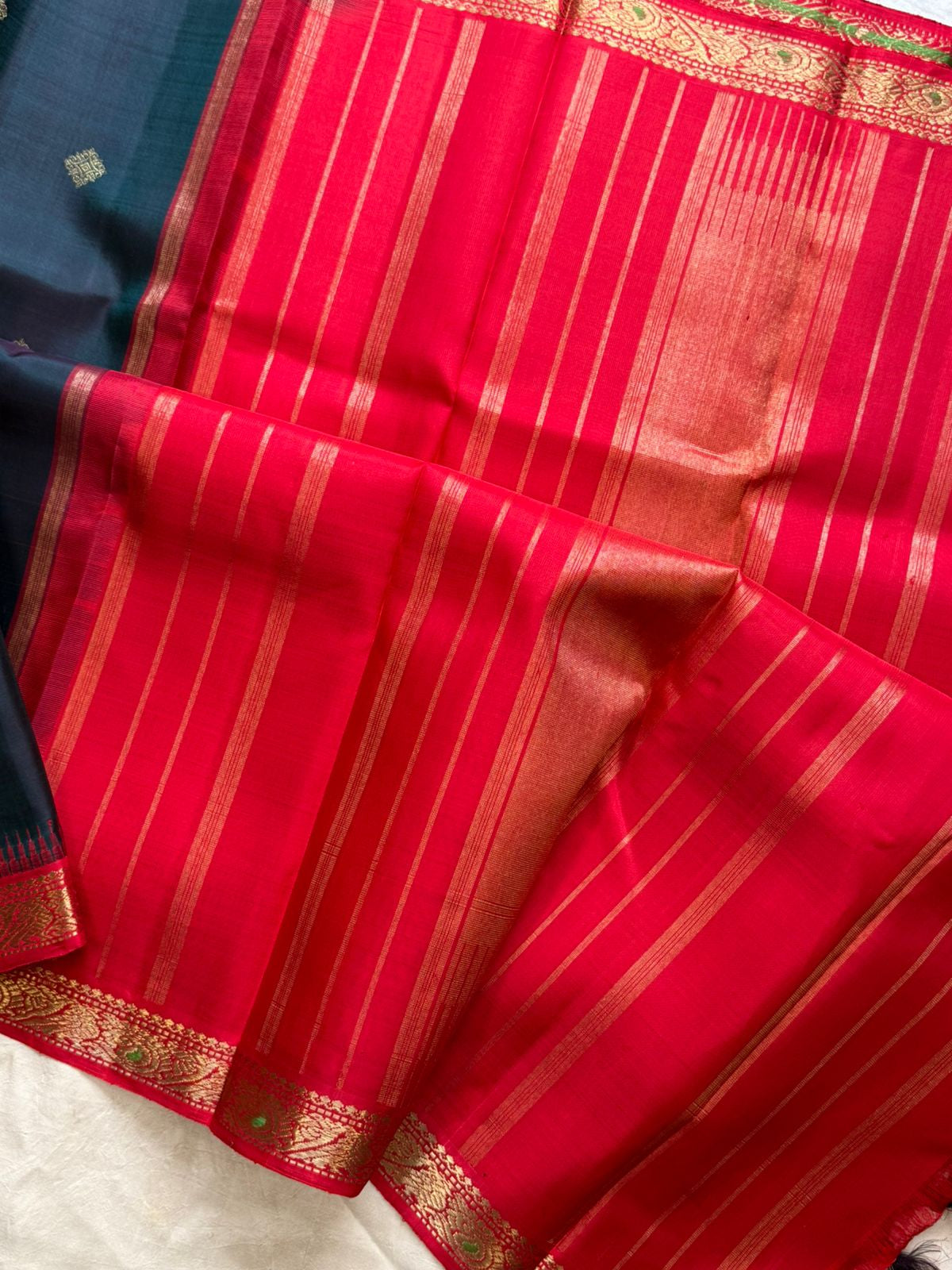 Dark green and red (manga and killi meenakari border) kai korvai / kanjipuram silk