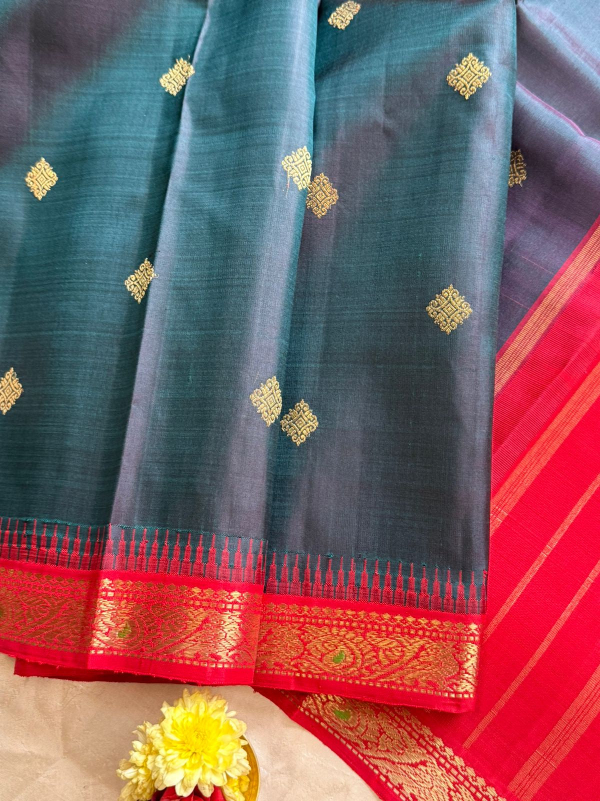 Dark green and red (manga and killi meenakari border) kai korvai / kanjipuram silk