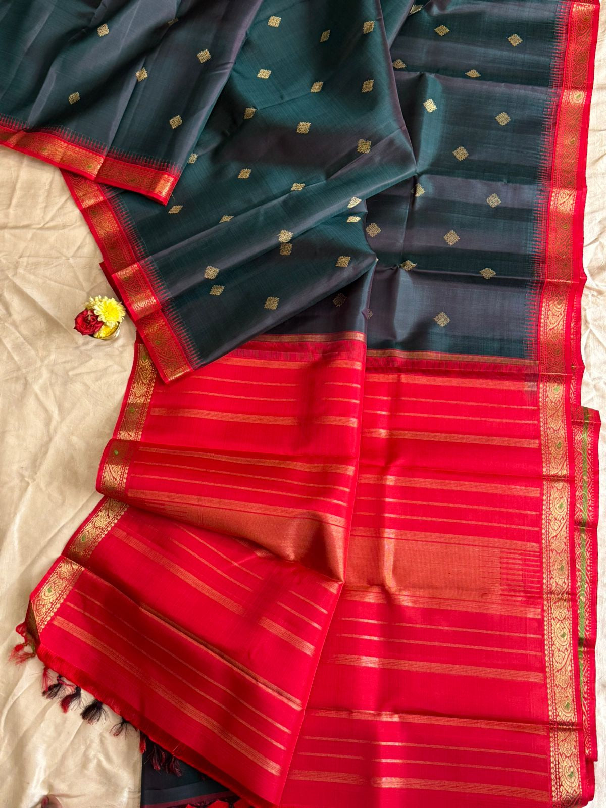 Dark green and red (manga and killi meenakari border) kai korvai / kanjipuram silk