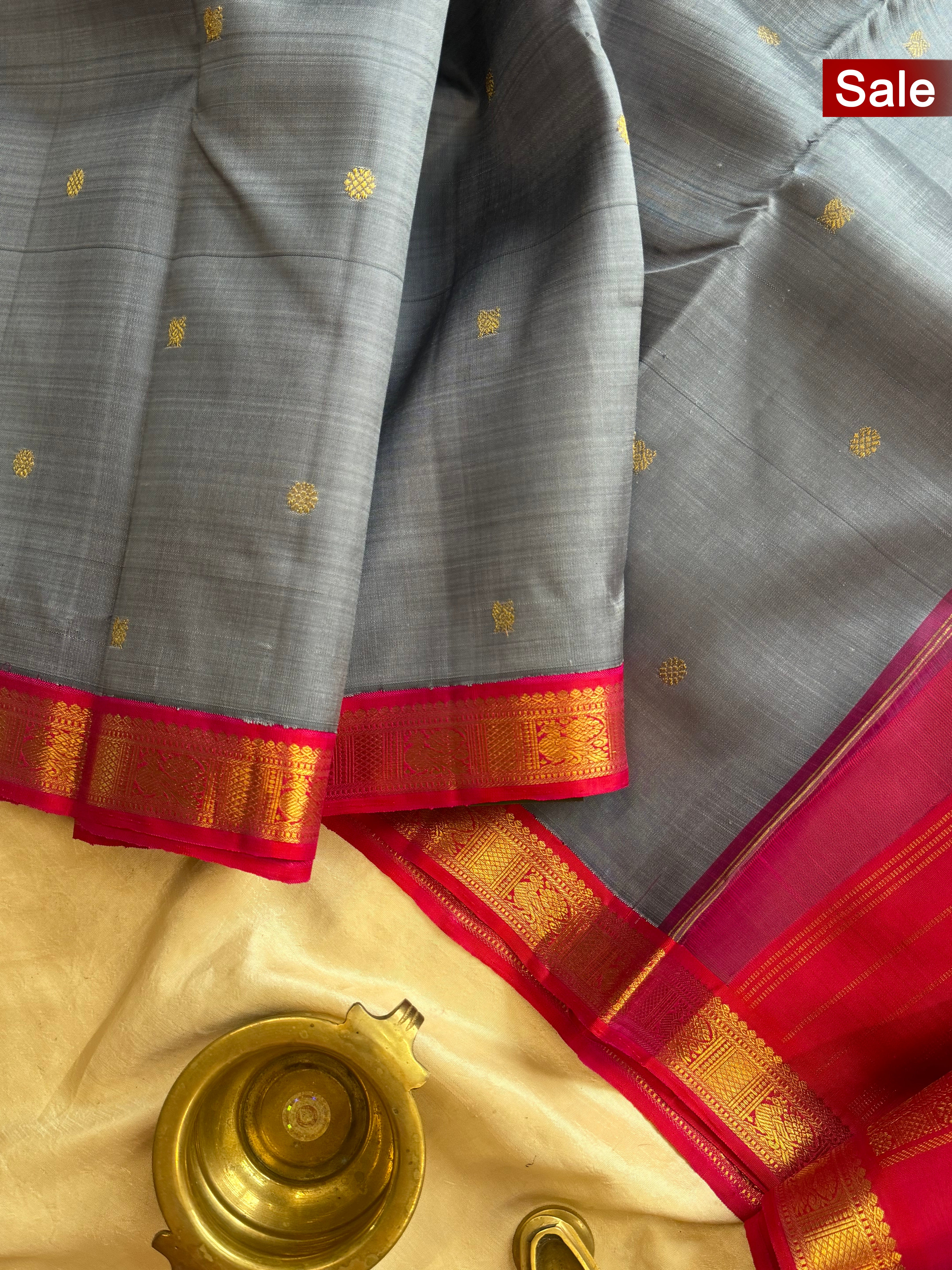 Grey Kai Korvai small border  Kanjipuram silk